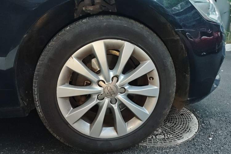 Used Audi A6L 2014 TFSI Standard Model Right Front Wheel Hub