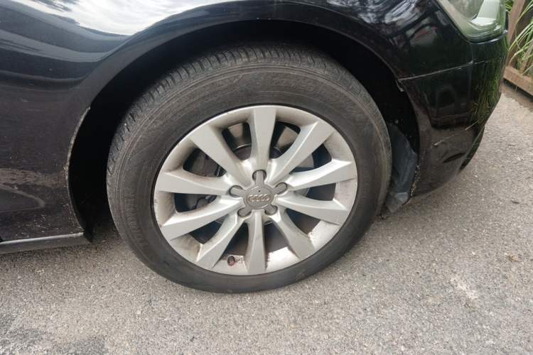 Used Audi A6L 2014 TFSI Standard Model Right Front Wheel Hub