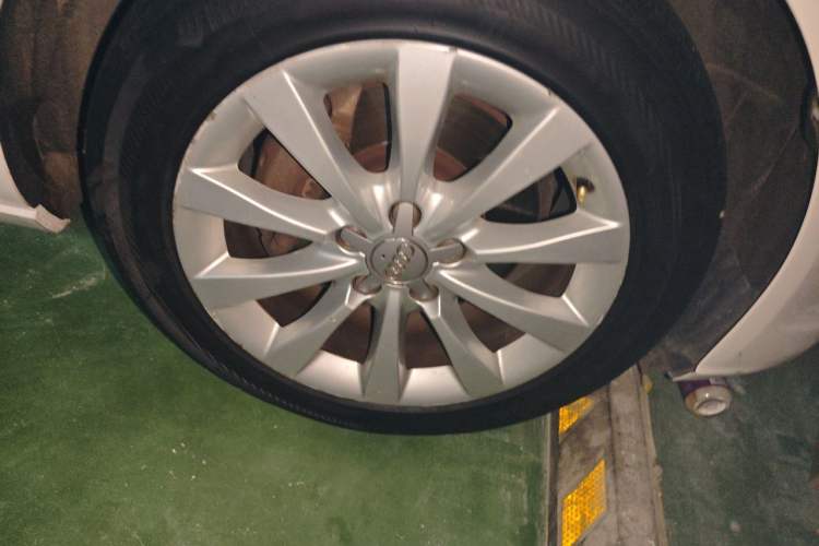 Used Audi A6L 2014 TFSI Standard Model Right Front Wheel Hub