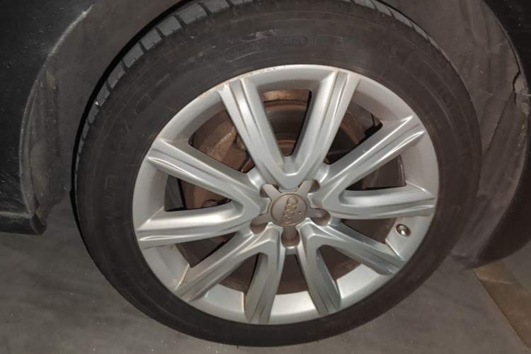 Used Audi A6L 2014 30 FSI Technology Model Right Front Wheel Hub