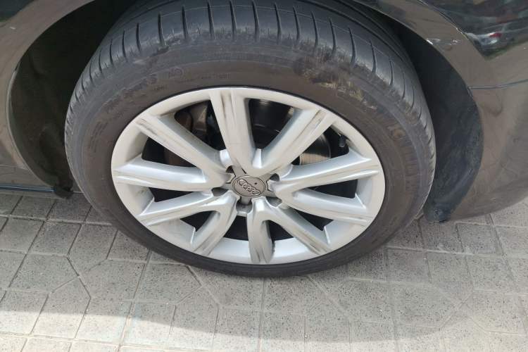 Used Audi A6L 2014 TFSI Standard Model Right Front Wheel Hub