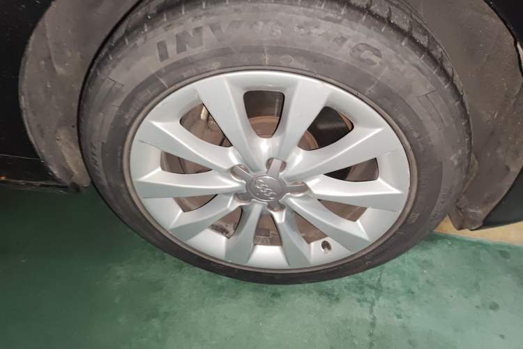 Used Audi A6L 2014 30 FSI Luxury Model Right Front Wheel Hub