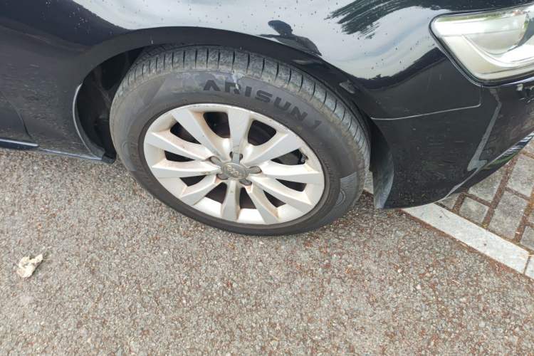 Used Audi A6L 2014 TFSI Standard Model Right Front Wheel Hub