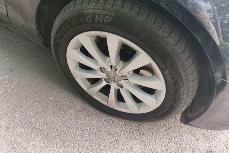 Used Audi A6L 2014 TFSI Standard Model Right Front Wheel Hub