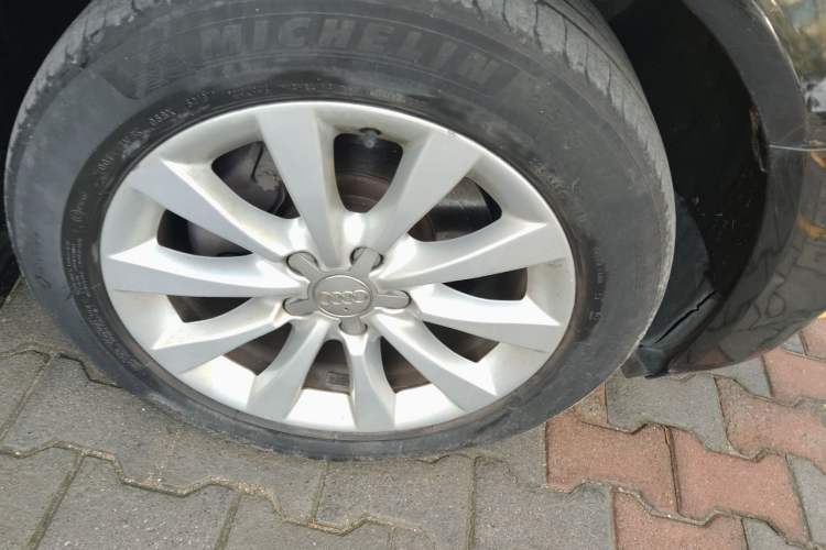 Used Audi A6L 2014 TFSI Standard Model Right Front Wheel Hub