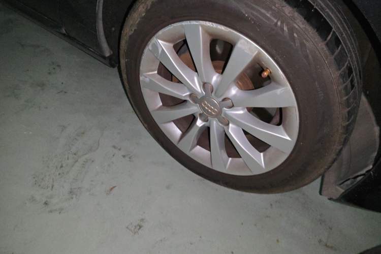 Used Audi A6L 2014 TFSI Standard Model Right Front Wheel Hub