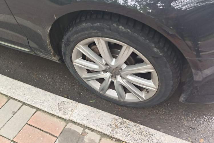 Used Audi A6L 2014 50 TFSI quattro Luxury Model Right Front Wheel Hub