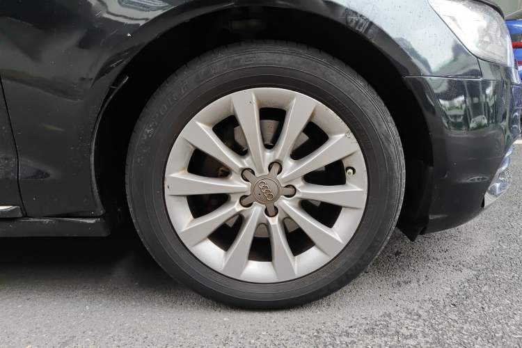 Used Audi A6L 2014 30 FSI Technology Model Right Front Wheel Hub