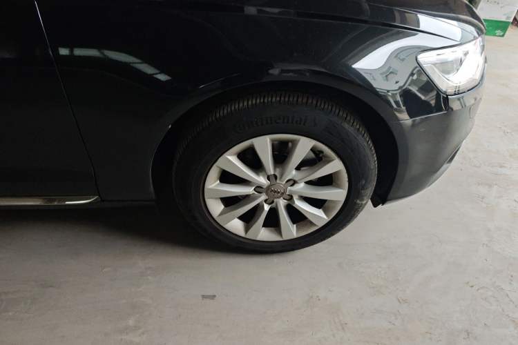 Used Audi A6L 2014 TFSI Standard Model Right Front Wheel Hub