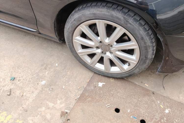 Used Audi A6L 2014 30 FSI Technology Model Right Front Wheel Hub