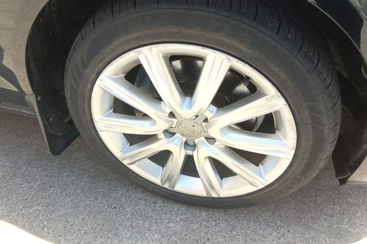 Used Audi A6L 2014 TFSI Standard Model Right Front Wheel Hub