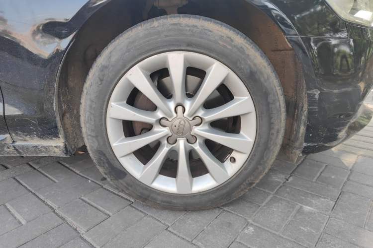 Used Audi A6L 2014 TFSI Standard Model Right Front Wheel Hub