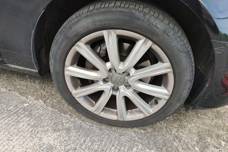 Used Audi A6L 2014 TFSI Standard Model Right Front Wheel Hub