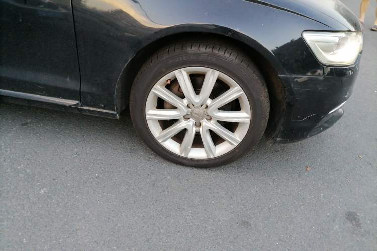 Used Audi A6L 2014 TFSI Standard Model Right Front Wheel Hub
