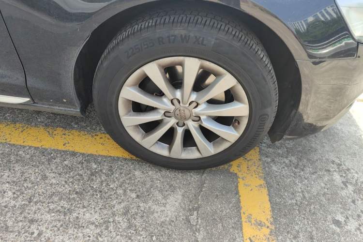 Used Audi A6L 2014 TFSI Standard Model Right Front Wheel Hub
