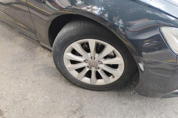 Used Audi A6L 2014 TFSI Standard Model Right Front Wheel Hub