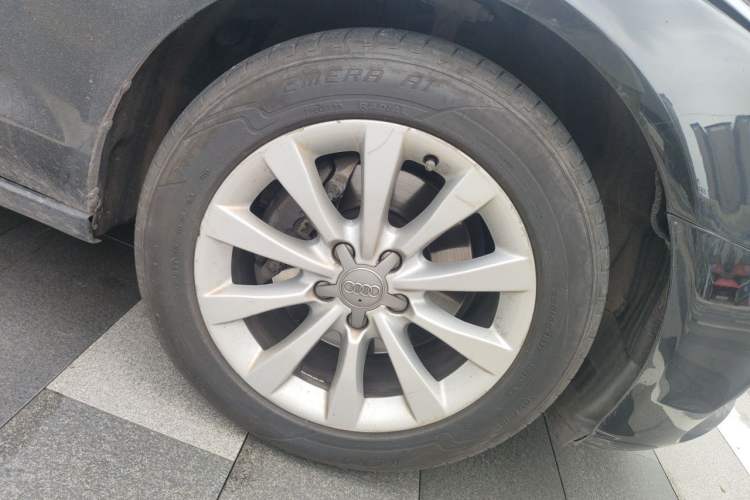 Used Audi A6L 2014 TFSI Standard Model Right Front Wheel Hub
