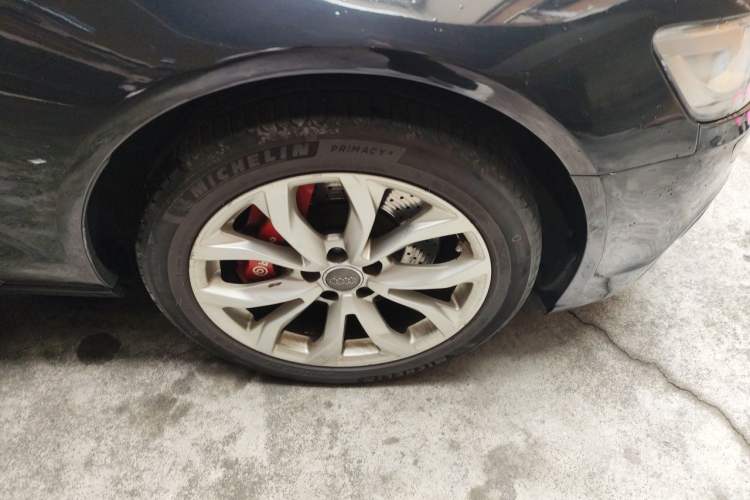 Used Audi A6L 2014 TFSI Standard Model Right Front Wheel Hub