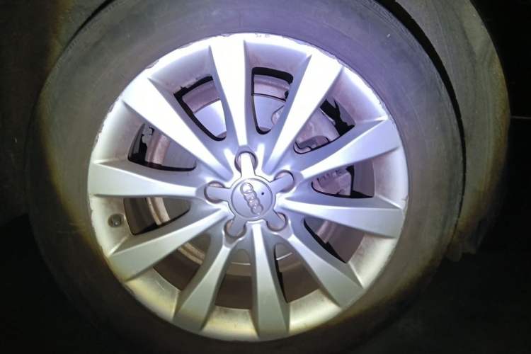 Used Audi A6L 2014 TFSI Standard Model Right Front Wheel Hub