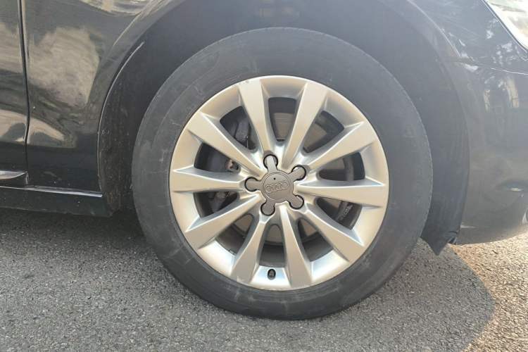 Used Audi A6L 2014 TFSI Standard Model Right Front Wheel Hub