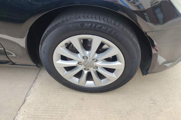 Used Audi A6L 2014 TFSI Standard Model Right Front Wheel Hub