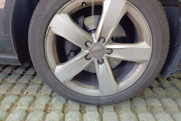 Used Audi A6L 2014 TFSI Standard Model Right Front Wheel Hub