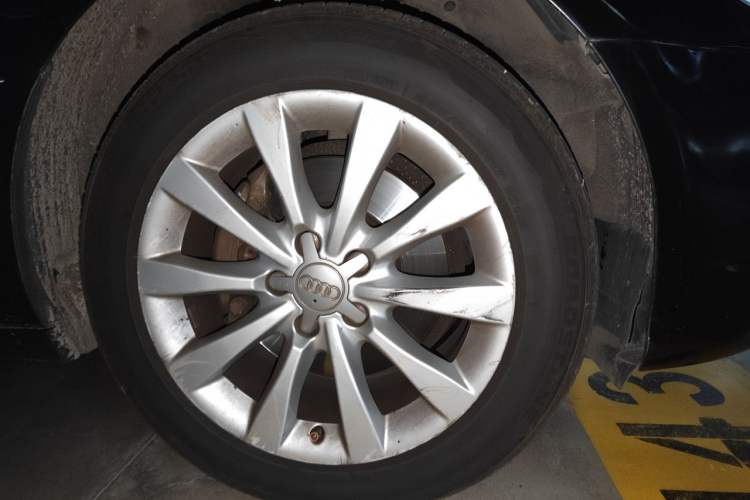 Used Audi A6L 2014 TFSI Standard Model Right Front Wheel Hub