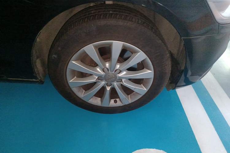 Used Audi A6L 2014 TFSI Standard Model Right Front Wheel Hub