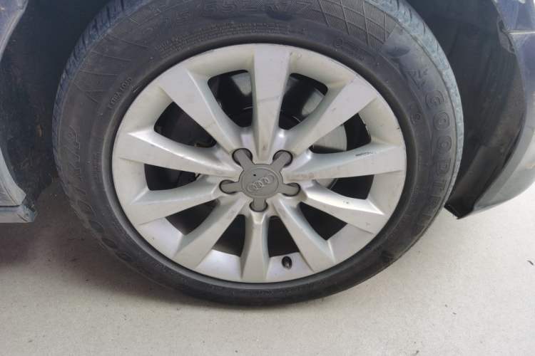 Used Audi A6L 2014 TFSI Standard Model Right Front Wheel Hub