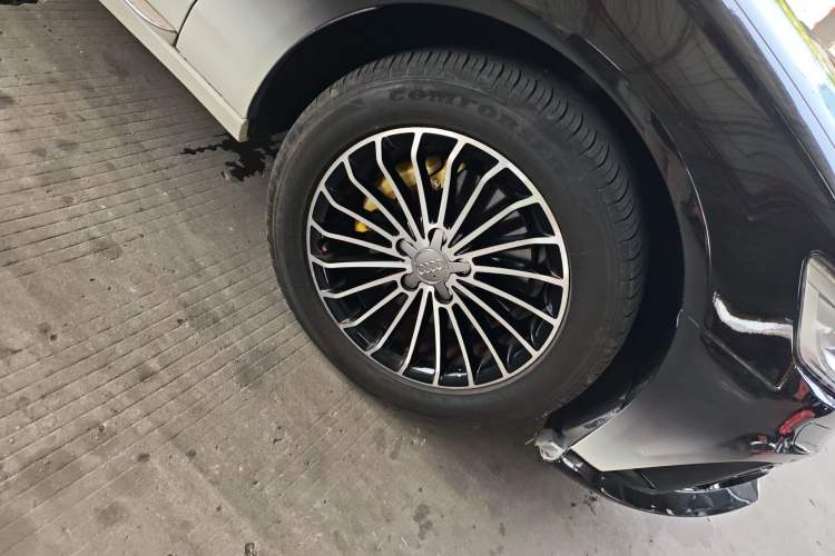 Used Audi A6L 2014 TFSI Standard Model Right Front Wheel Hub