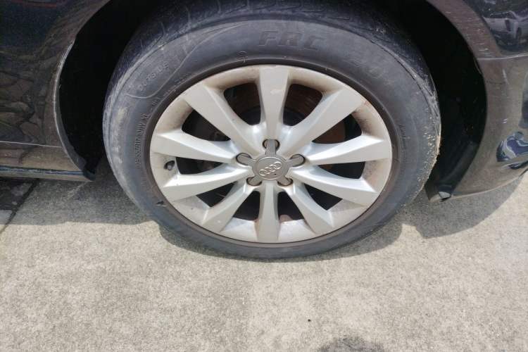 Used Audi A6L 2014 TFSI Standard Model Right Front Wheel Hub