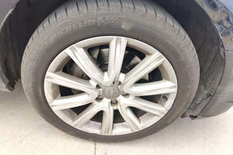 Used Audi A6L 2014 TFSI Standard Model Right Front Wheel Hub