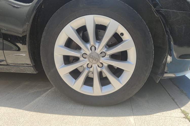 Used Audi A6L 2014 TFSI Standard Model Right Front Wheel Hub