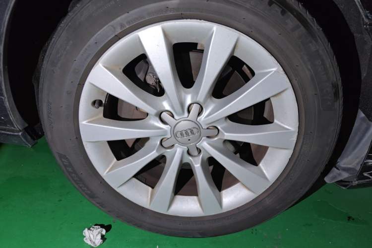 Used Audi A6L 2014 TFSI Standard Model Right Front Wheel Hub