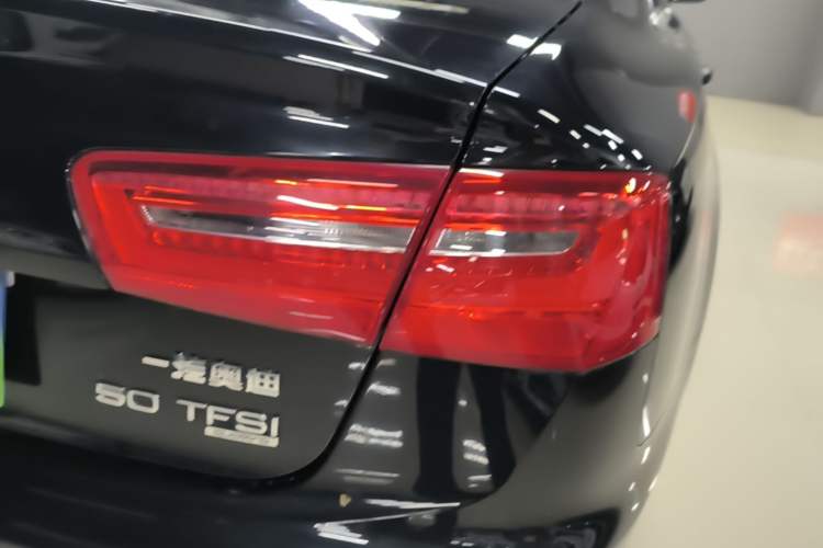 Used Audi A6L 2014 TFSI Standard Model Right Rear Taillight