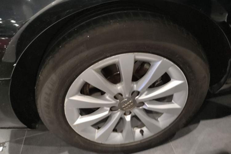 Used Audi A6L 2014 TFSI Standard Model Right Rear Wheel Hub
