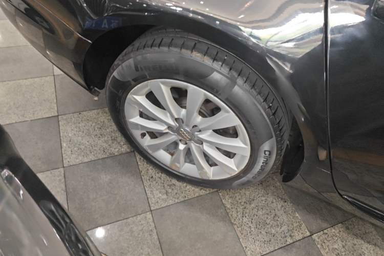 Used Audi A6L 2014 TFSI Standard Model Right Rear Wheel Hub