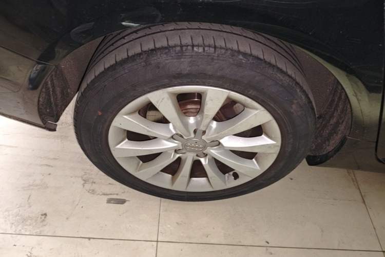 Used Audi A6L 2014 TFSI Standard Model Right Rear Wheel Hub