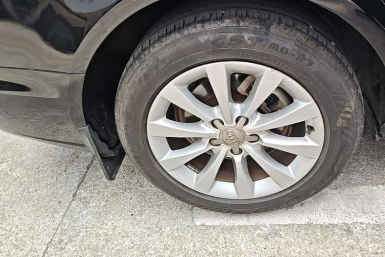 Used Audi A6L 2014 TFSI Standard Model Right Rear Wheel Hub