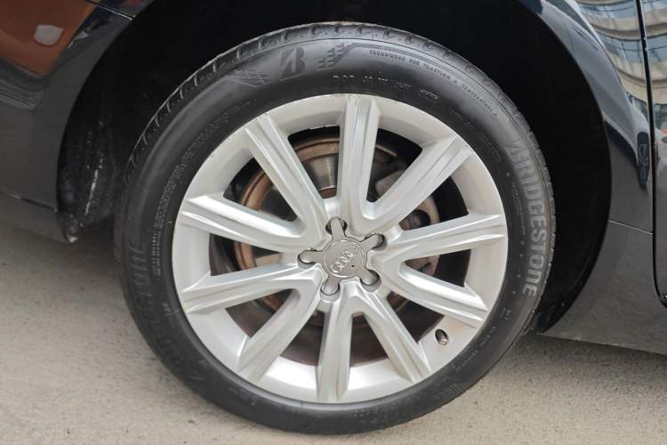 Used Audi A6L 2014 TFSI Standard Model Right Rear Wheel Hub