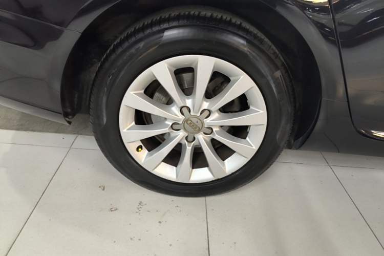 Used Audi A6L 2014 30 FSI Technology Model Right Rear Wheel Hub