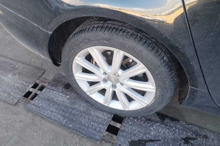 Used Audi A6L 2014 30 FSI Technology Model Right Rear Wheel Hub
