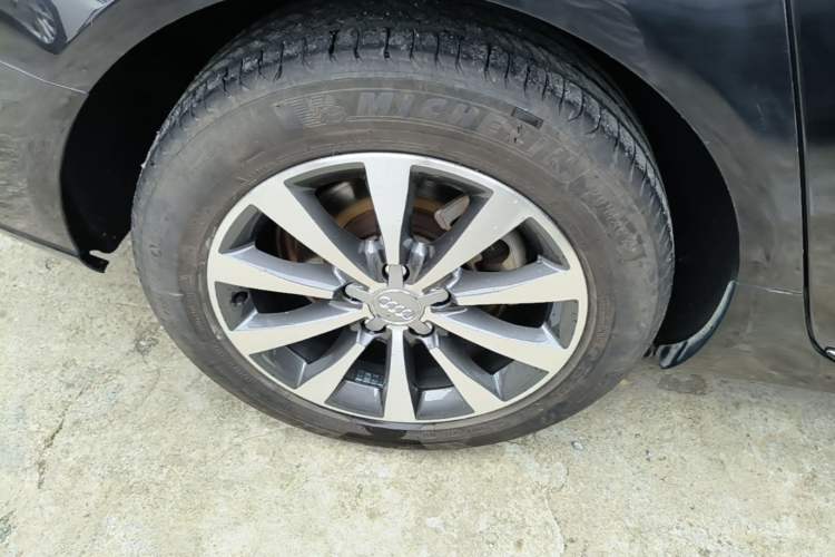 Used Audi A6L 2014 TFSI Standard Model Right Rear Wheel Hub