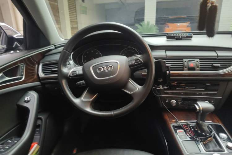 Used Audi A6L 2014 30 FSI Comfort Model Steering Wheel