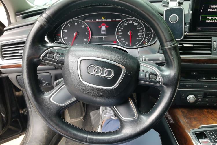 Used Audi A6L 2014 30 FSI Comfort Model Steering Wheel