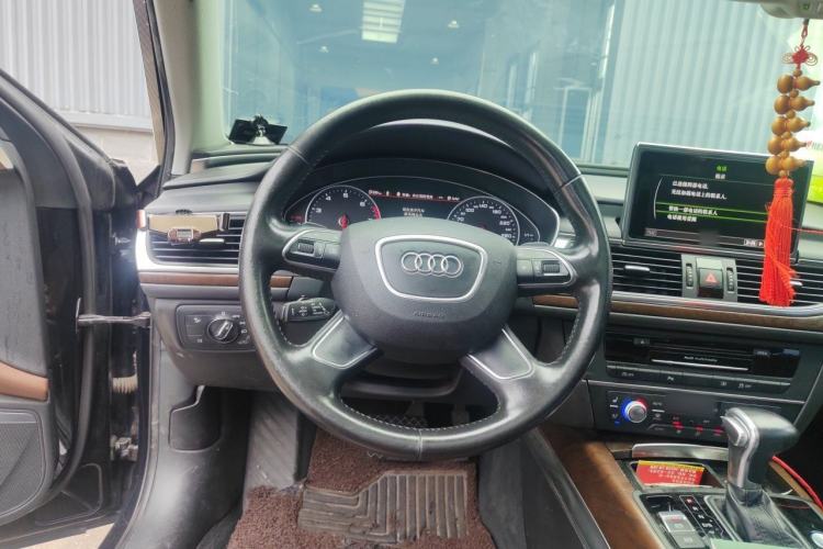 Used Audi A6L 2014 35 FSI quattro Luxury Model Steering Wheel