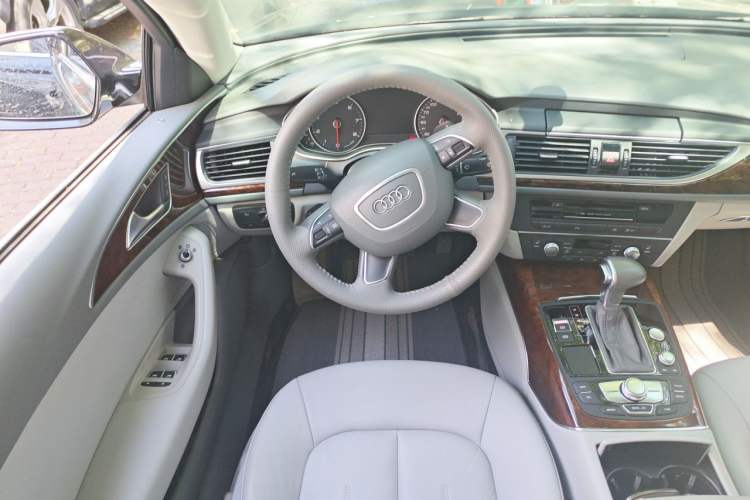 Used Audi A6L 2014 30 FSI Comfort Model Steering Wheel