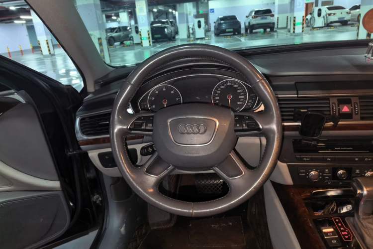 Used Audi A6L 2014 35 FSI Luxury Edition Steering Wheel