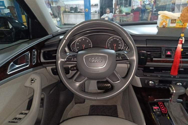 Used Audi A6L 2014 30 FSI Luxury Model Steering Wheel