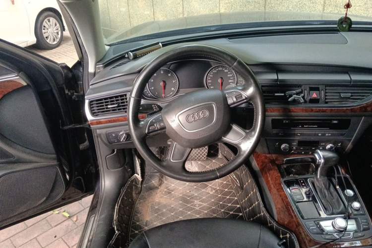 Used Audi A6L 2014 TFSI Comfort Model Steering Wheel